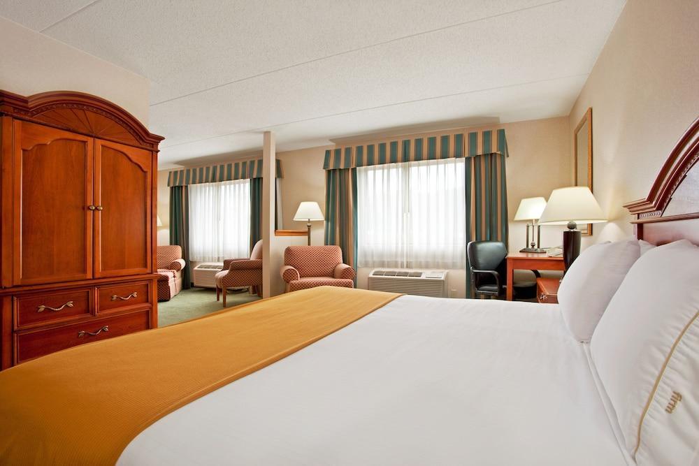 Holiday Inn Express Hotel Pittsburgh-North/Harmarville By Ihg Екстериор снимка