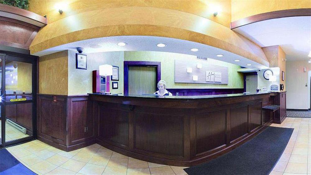 Holiday Inn Express Hotel Pittsburgh-North/Harmarville By Ihg Екстериор снимка