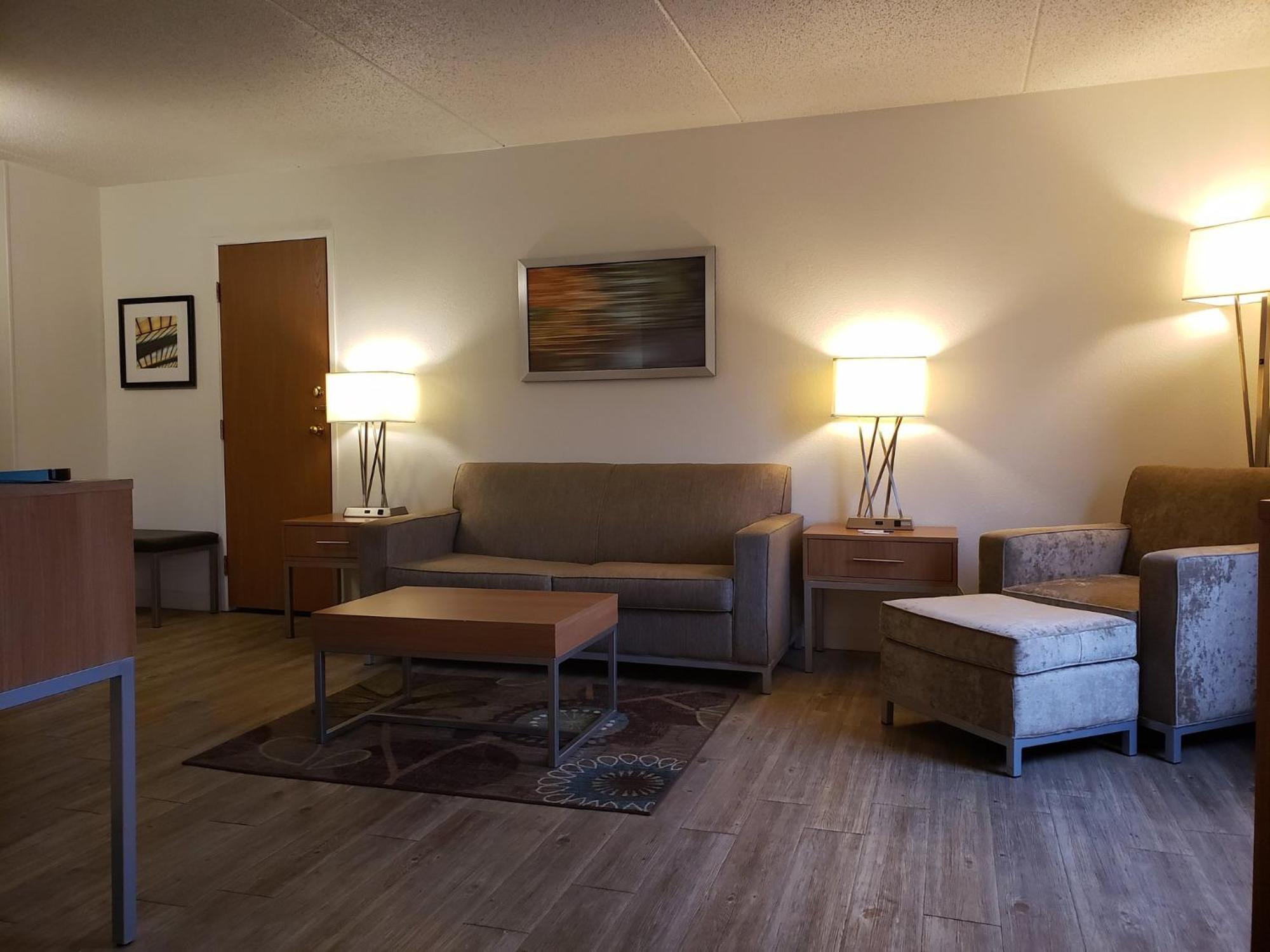 Holiday Inn Express Hotel Pittsburgh-North/Harmarville By Ihg Екстериор снимка