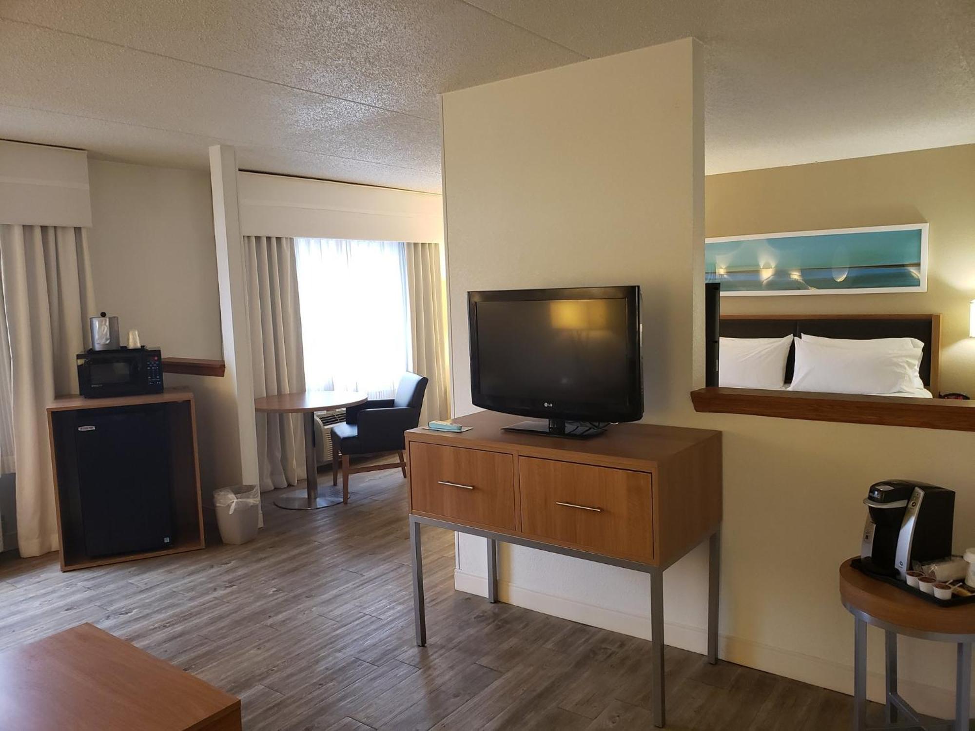Holiday Inn Express Hotel Pittsburgh-North/Harmarville By Ihg Екстериор снимка