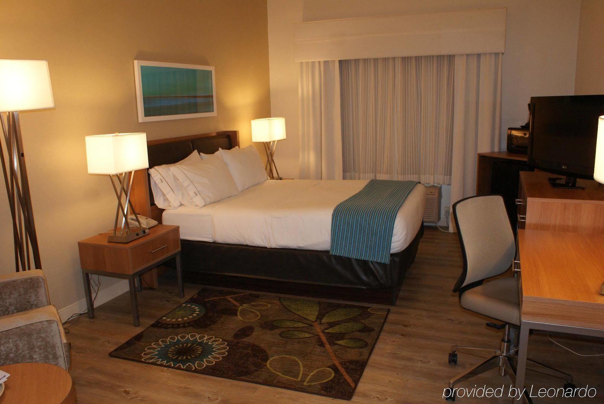 Holiday Inn Express Hotel Pittsburgh-North/Harmarville By Ihg Екстериор снимка