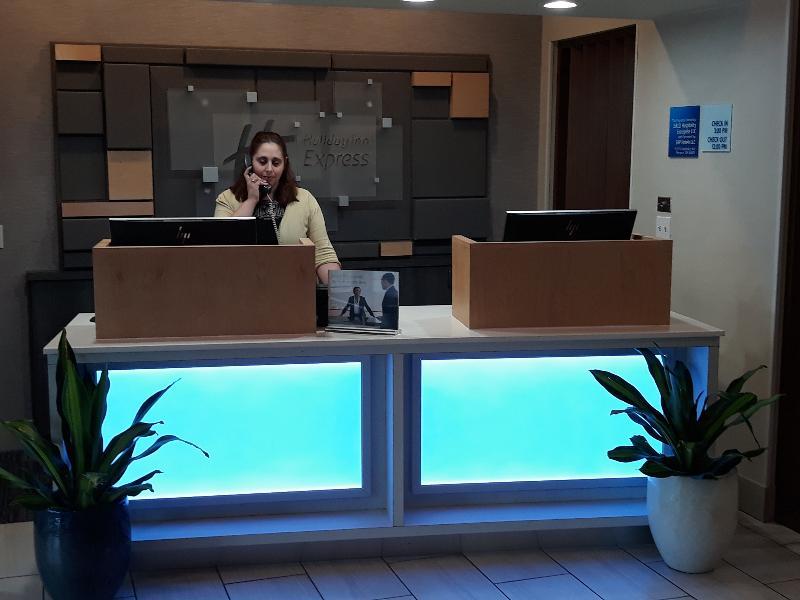 Holiday Inn Express Hotel Pittsburgh-North/Harmarville By Ihg Екстериор снимка